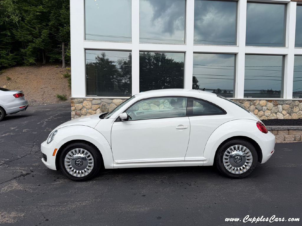 2013 Volkswagen Beetle Image 11