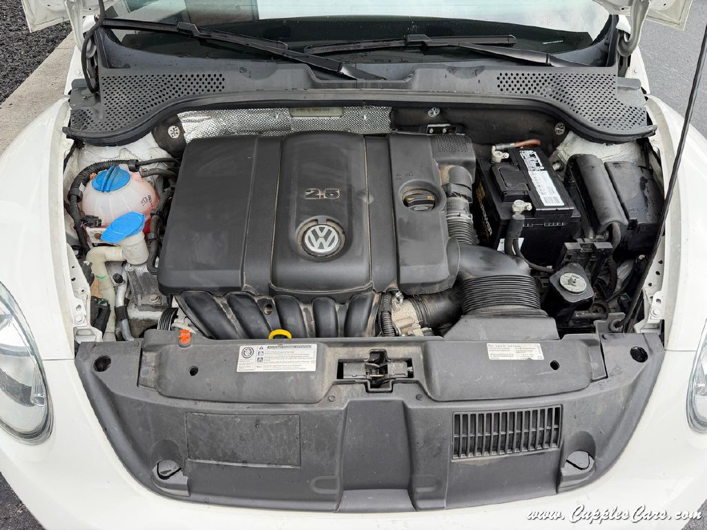 2013 Volkswagen Beetle Image 13