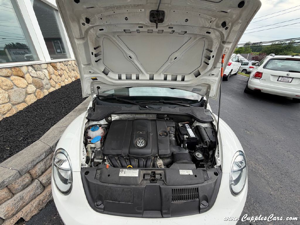 2013 Volkswagen Beetle Image 14