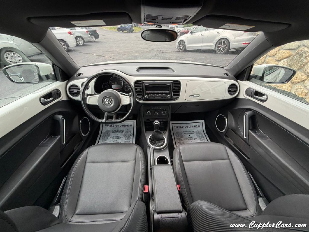 2013 Volkswagen Beetle Image 20
