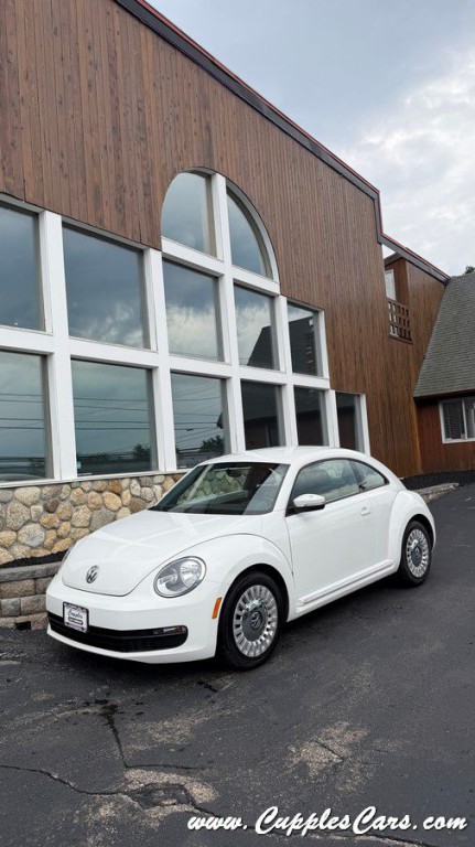 2013 Volkswagen Beetle Image 24