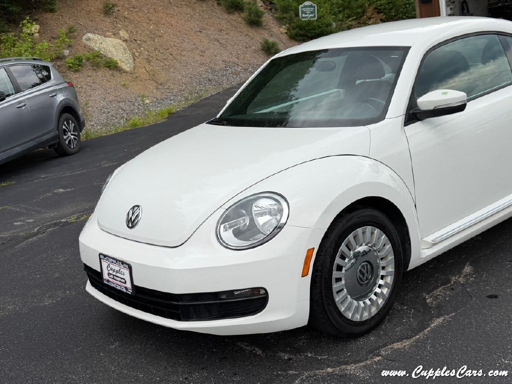 2013 Volkswagen Beetle Image 30