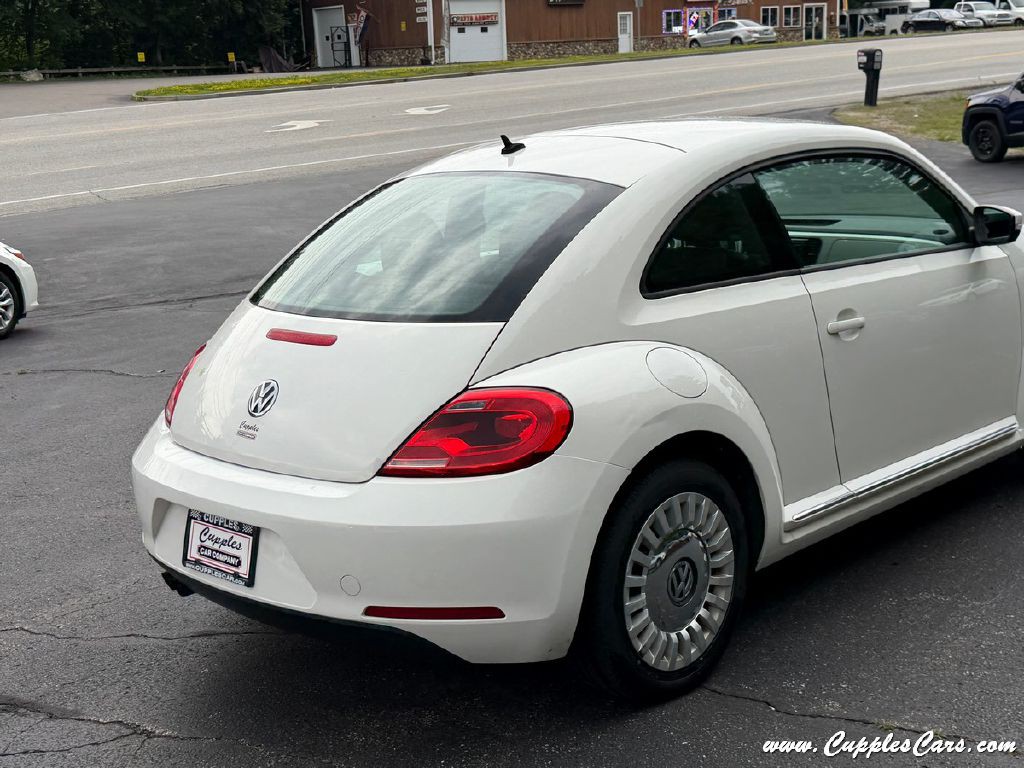 2013 Volkswagen Beetle Image 34