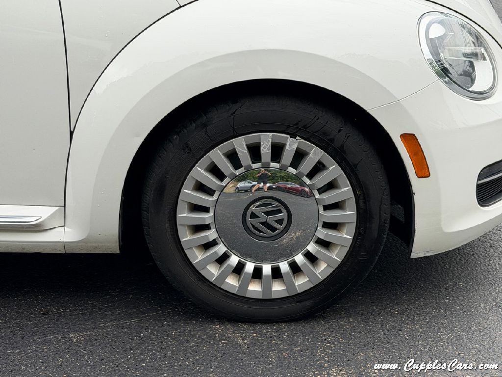 2013 Volkswagen Beetle Image 37