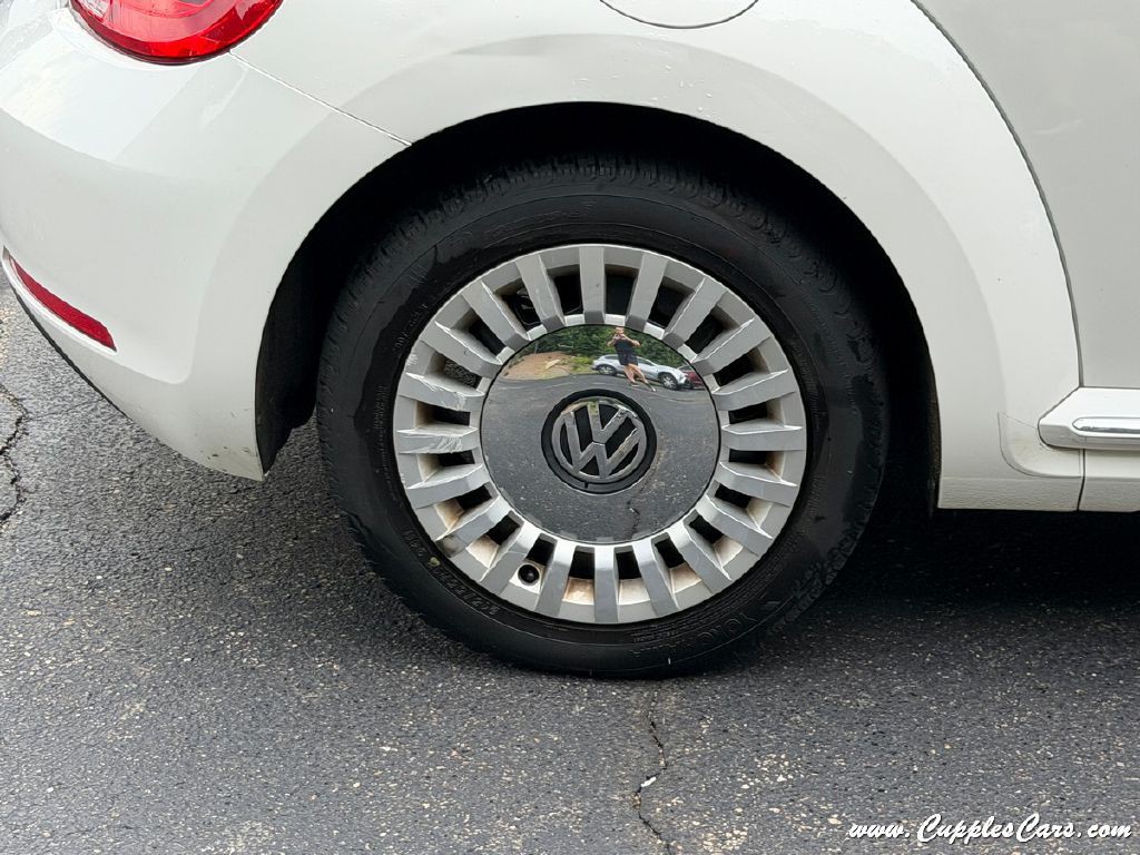 2013 Volkswagen Beetle Image 38