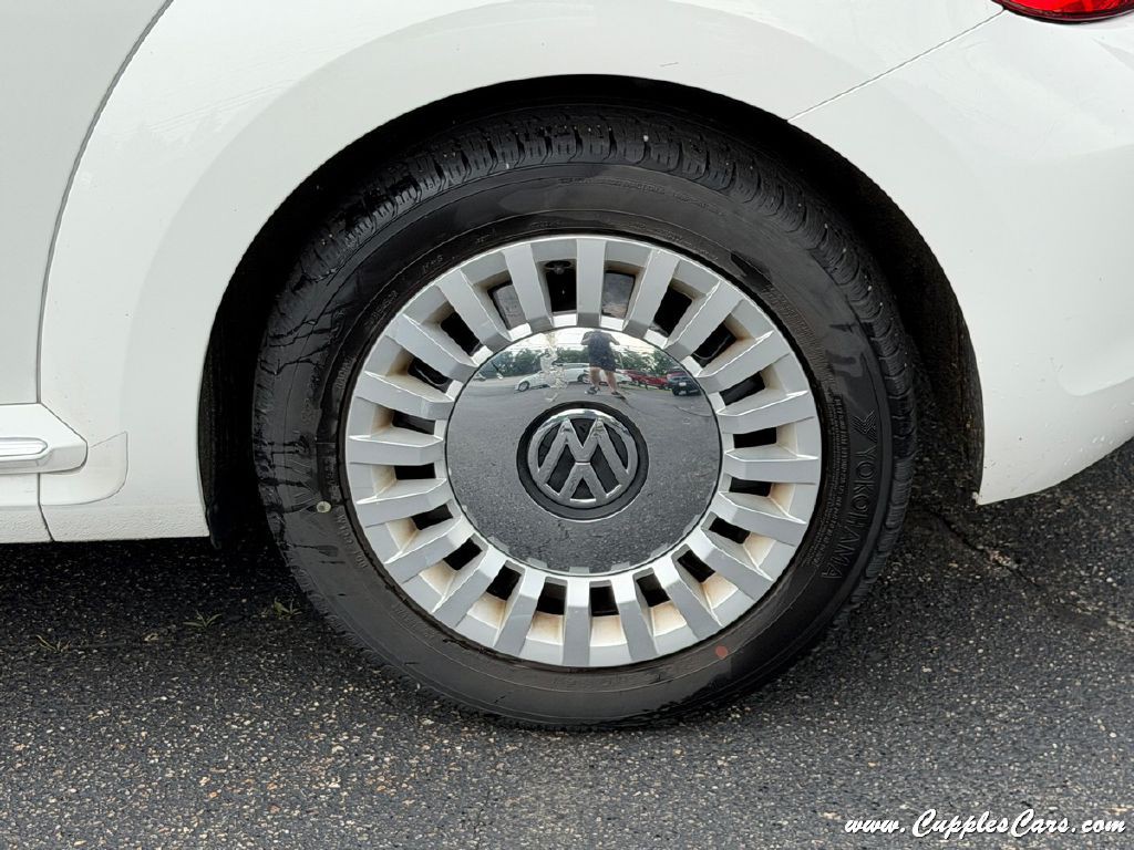 2013 Volkswagen Beetle Image 39