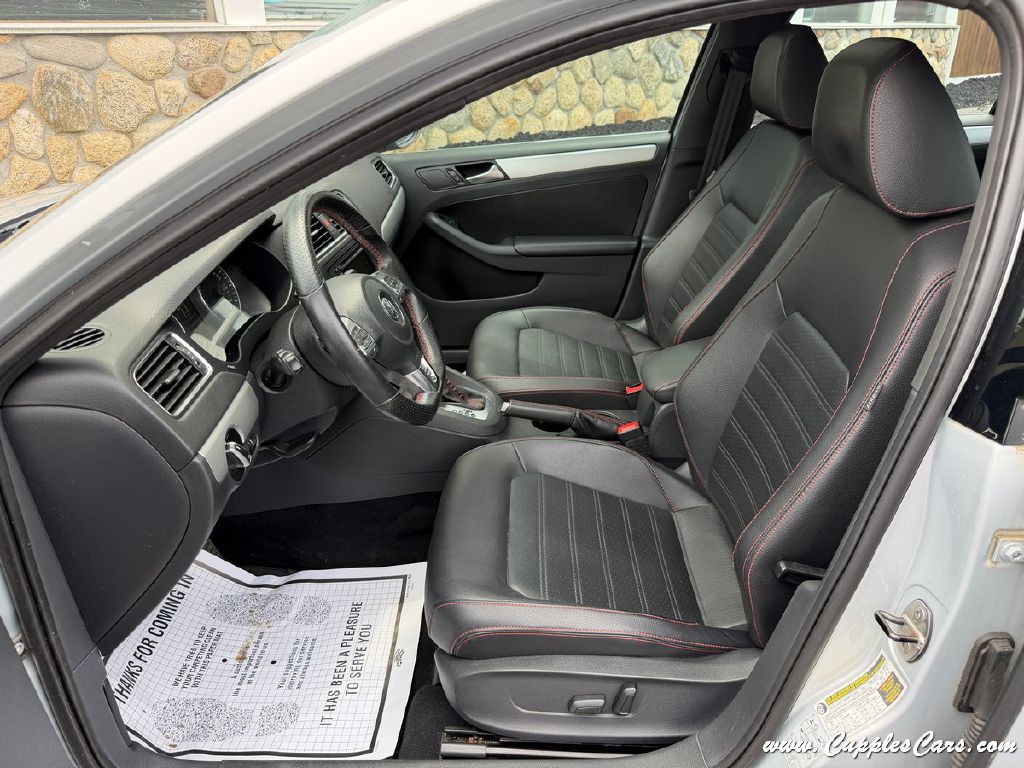 2013 Volkswagen Jetta Image 4