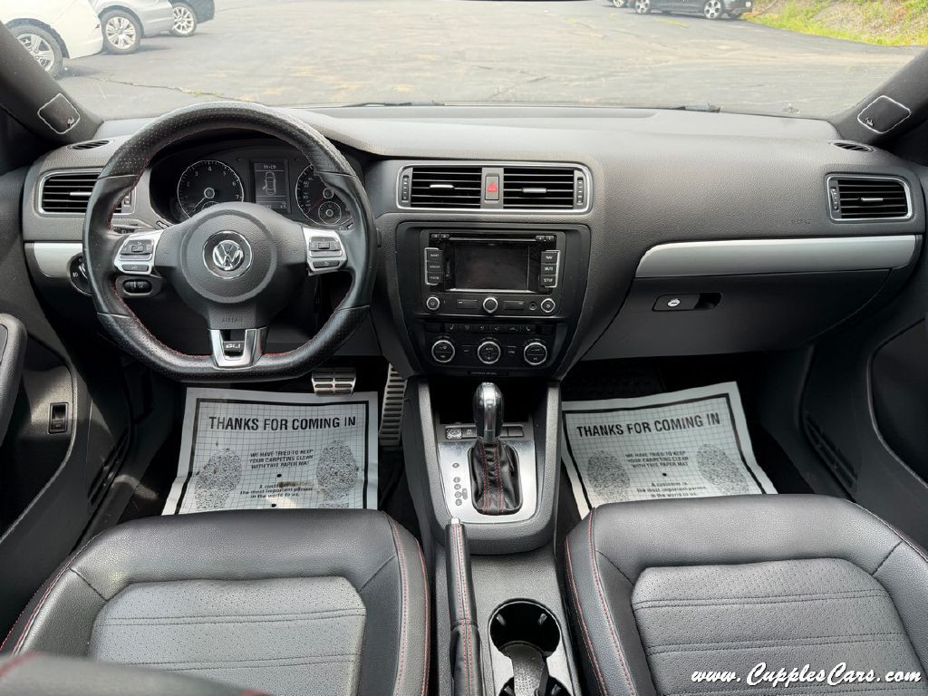 2013 Volkswagen Jetta Image 16