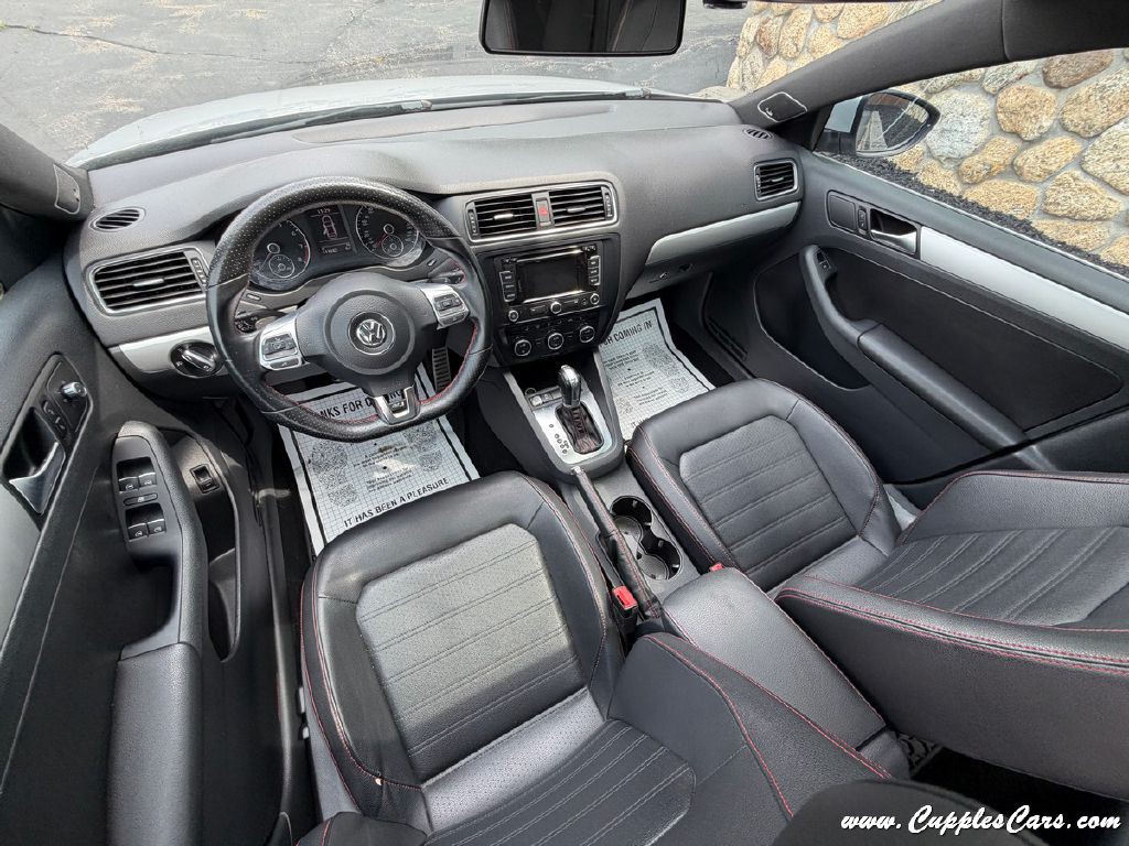 2013 Volkswagen Jetta Image 22