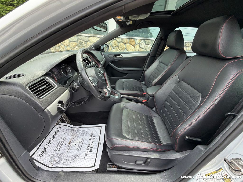 2013 Volkswagen Jetta Image 24