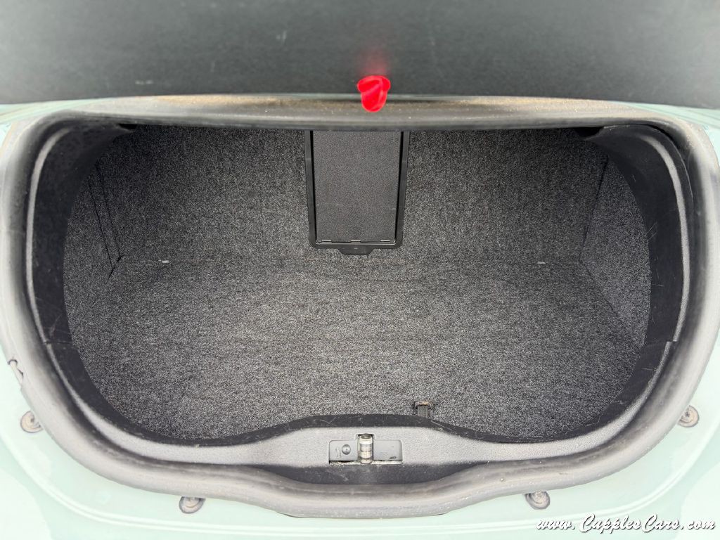 2010 Volkswagen Beetle Image 9