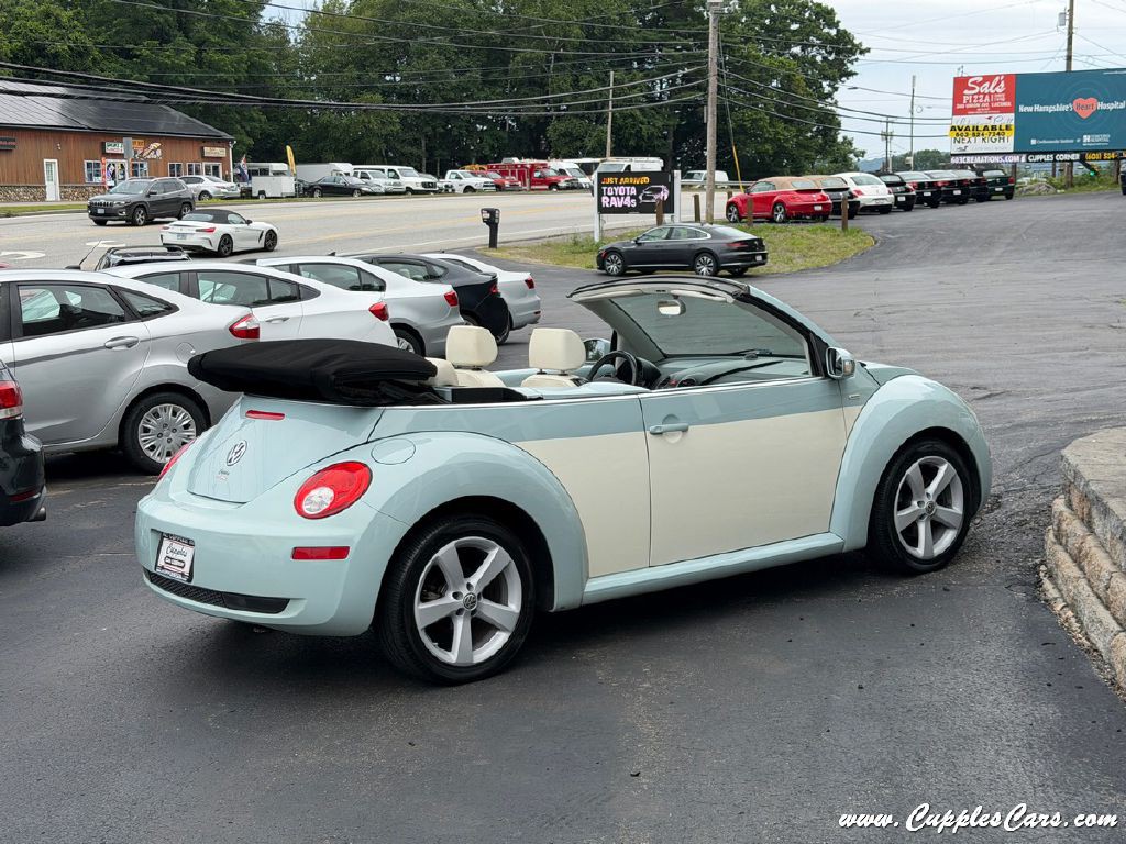 2010 Volkswagen Beetle Image 10