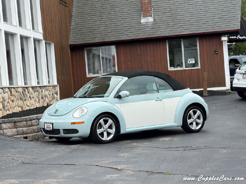 2010 Volkswagen Beetle Image 14