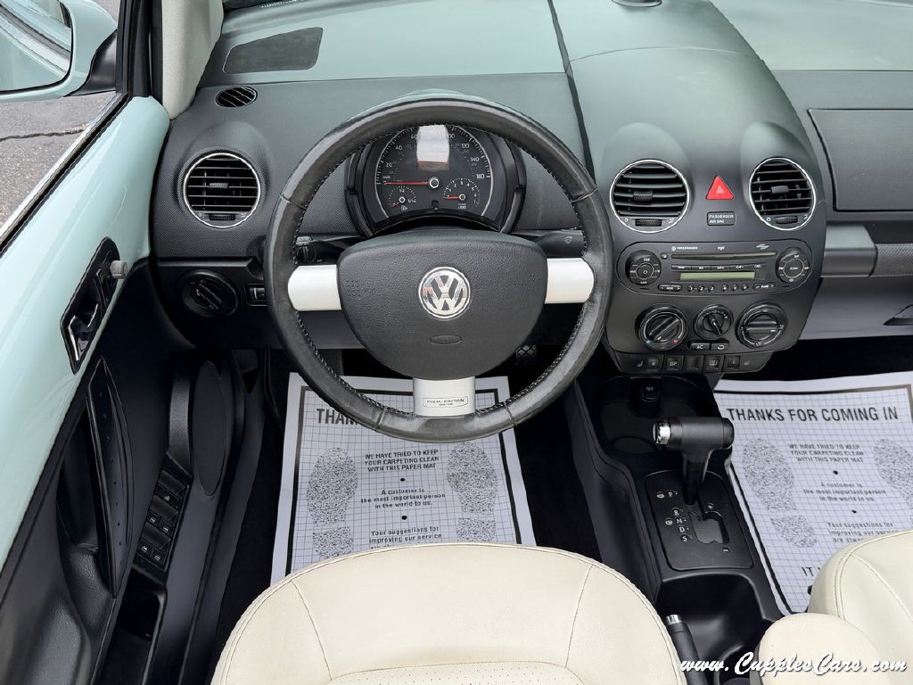 2010 Volkswagen Beetle Image 20