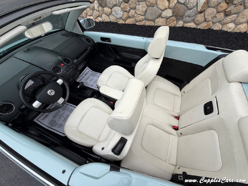 2010 Volkswagen Beetle Image 27