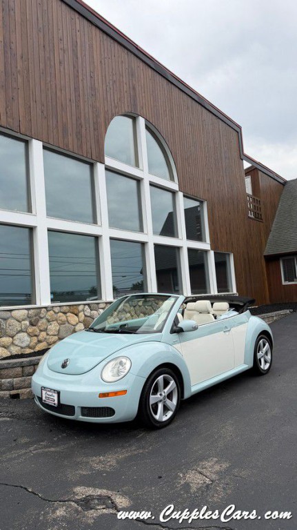 2010 Volkswagen Beetle Image 28