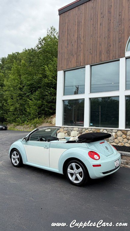 2010 Volkswagen Beetle Image 30