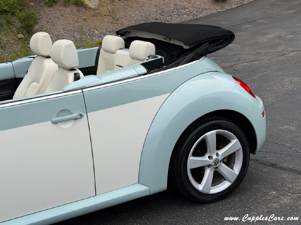 2010 Volkswagen Beetle Image 37