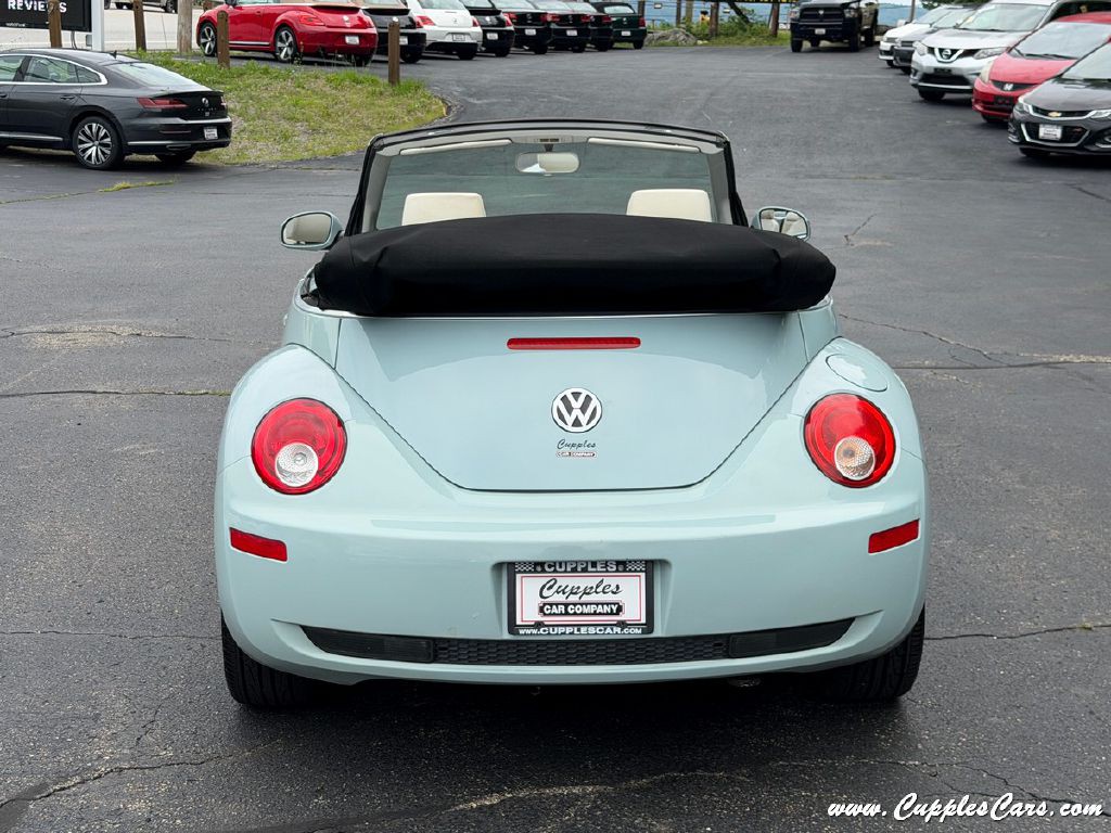 2010 Volkswagen Beetle Image 38