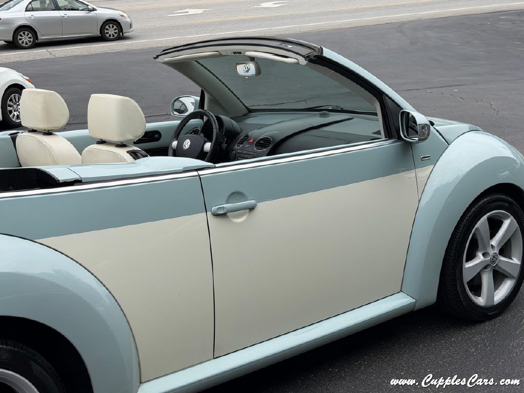 2010 Volkswagen Beetle Image 40