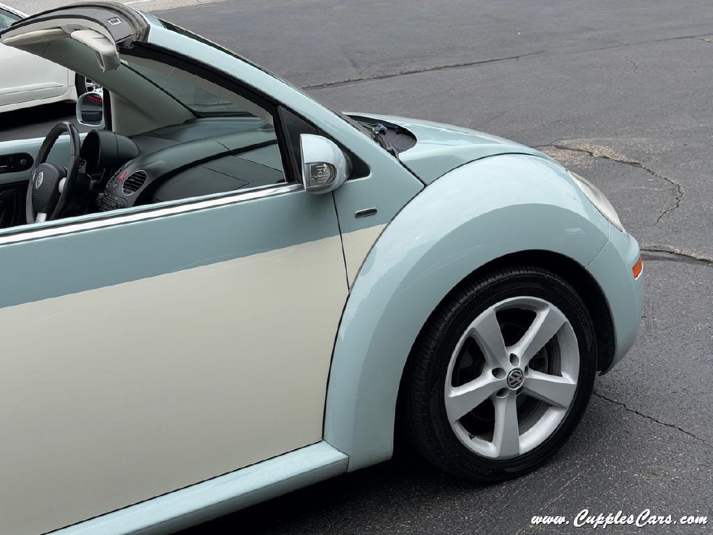 2010 Volkswagen Beetle Image 41