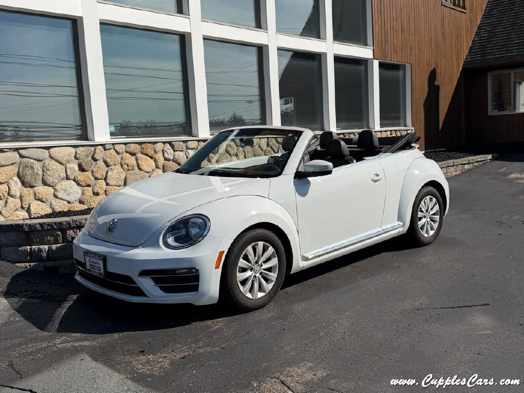 2018 Volkswagen Beetle Image 1