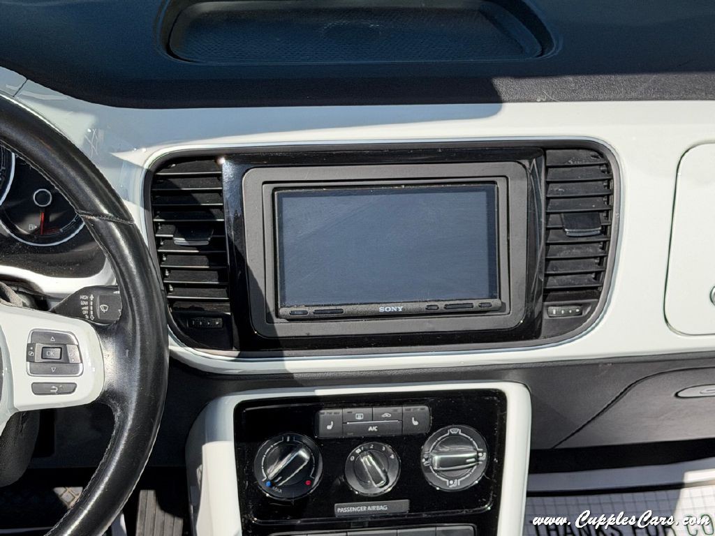 2018 Volkswagen Beetle Image 13