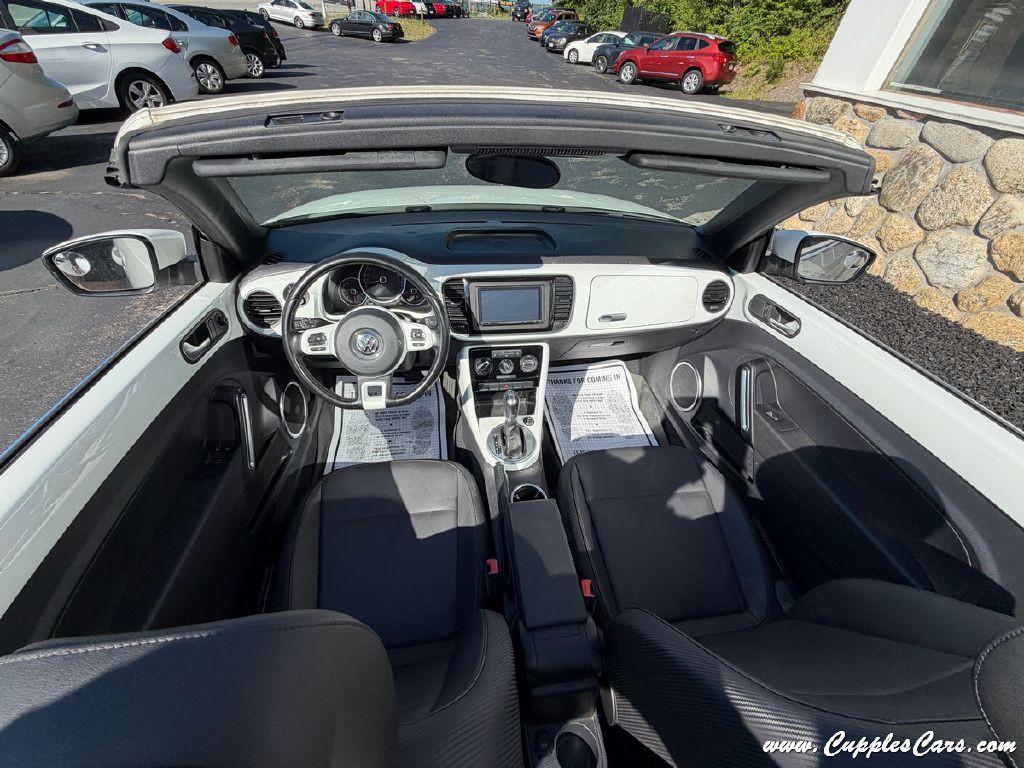 2018 Volkswagen Beetle Image 16