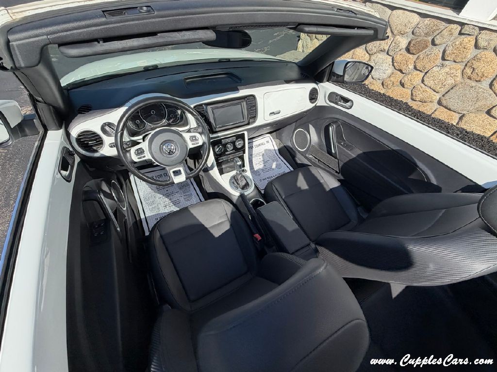 2018 Volkswagen Beetle Image 17