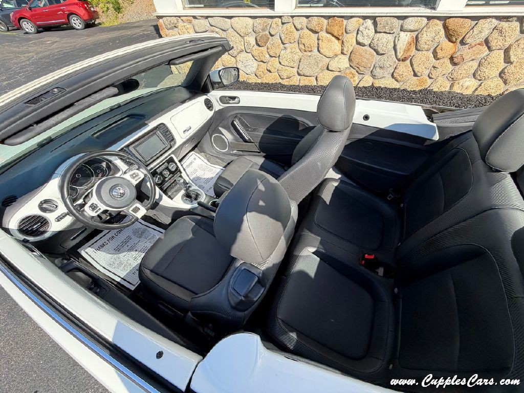 2018 Volkswagen Beetle Image 18
