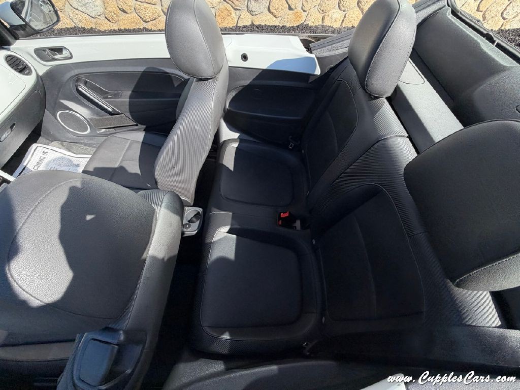 2018 Volkswagen Beetle Image 19