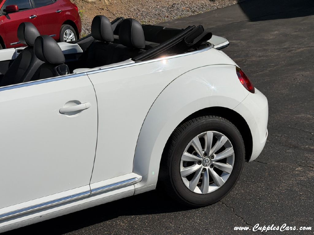 2018 Volkswagen Beetle Image 24