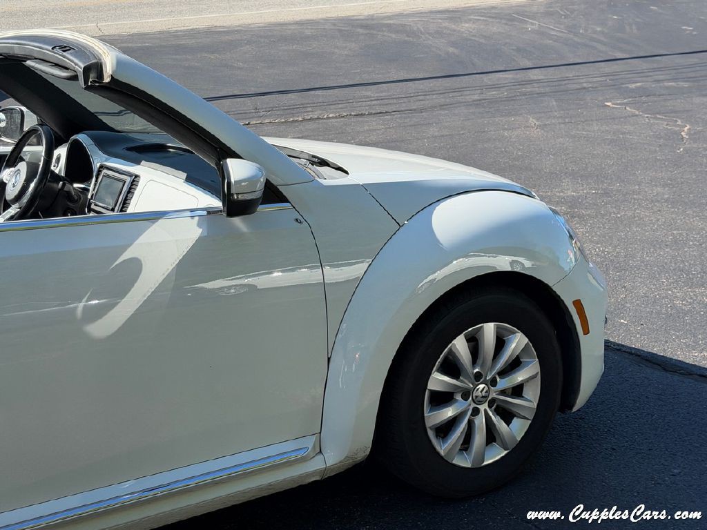 2018 Volkswagen Beetle Image 28