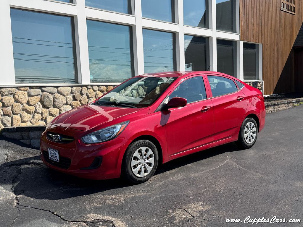 2013 Hyundai Accent Image 1