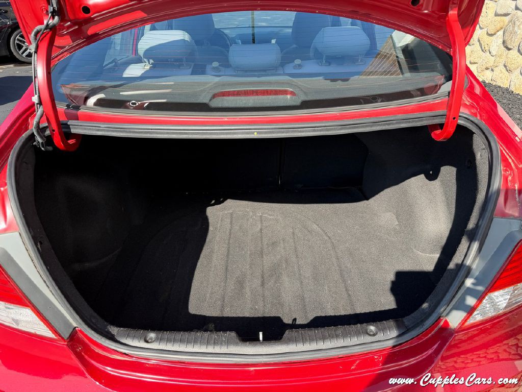 2013 Hyundai Accent Image 7