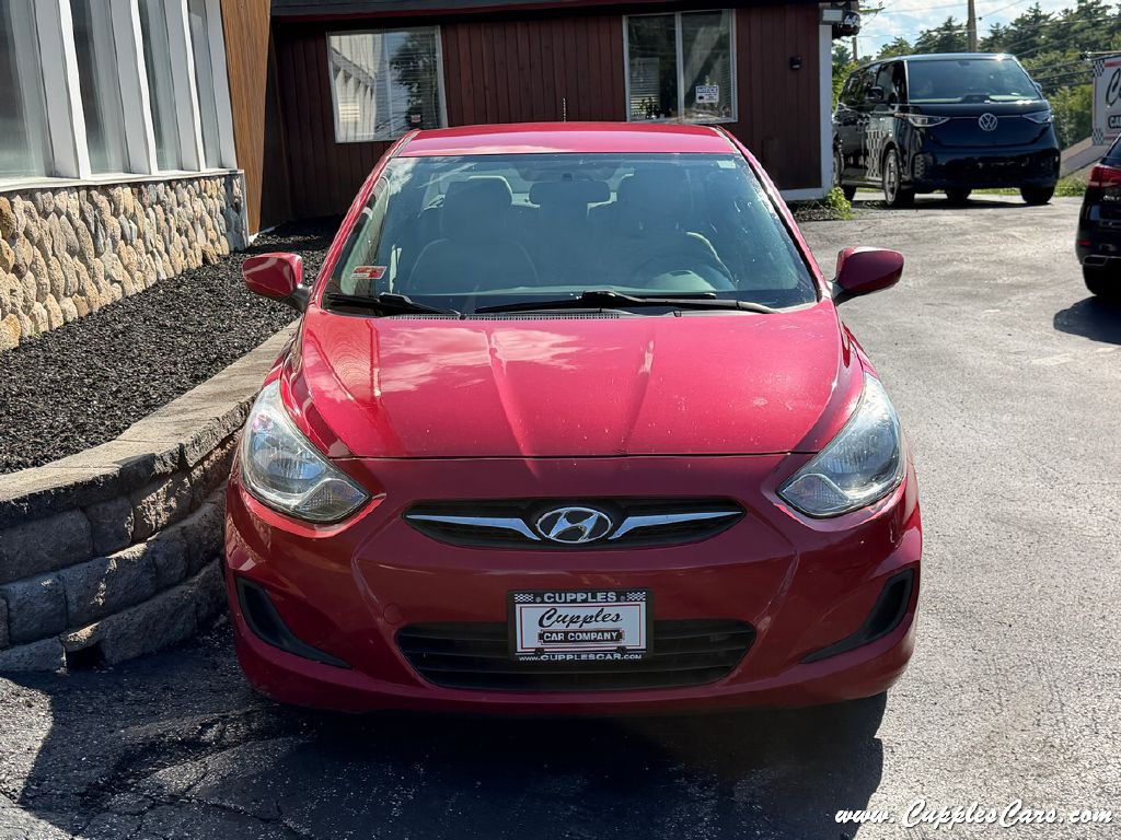 2013 Hyundai Accent Image 10