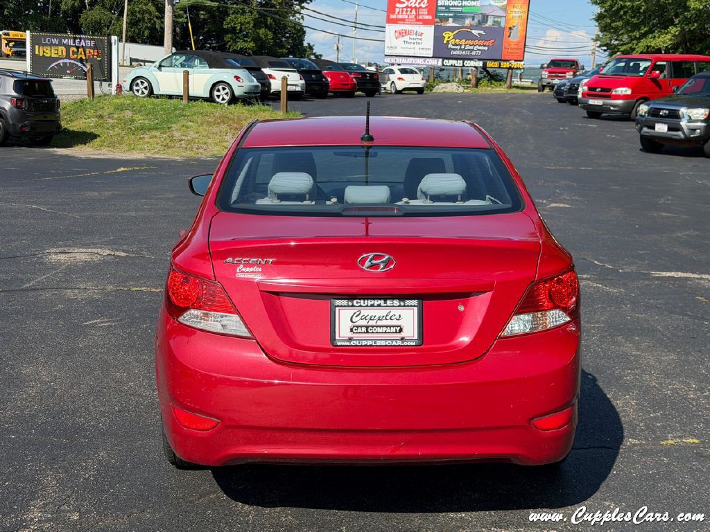 2013 Hyundai Accent Image 25