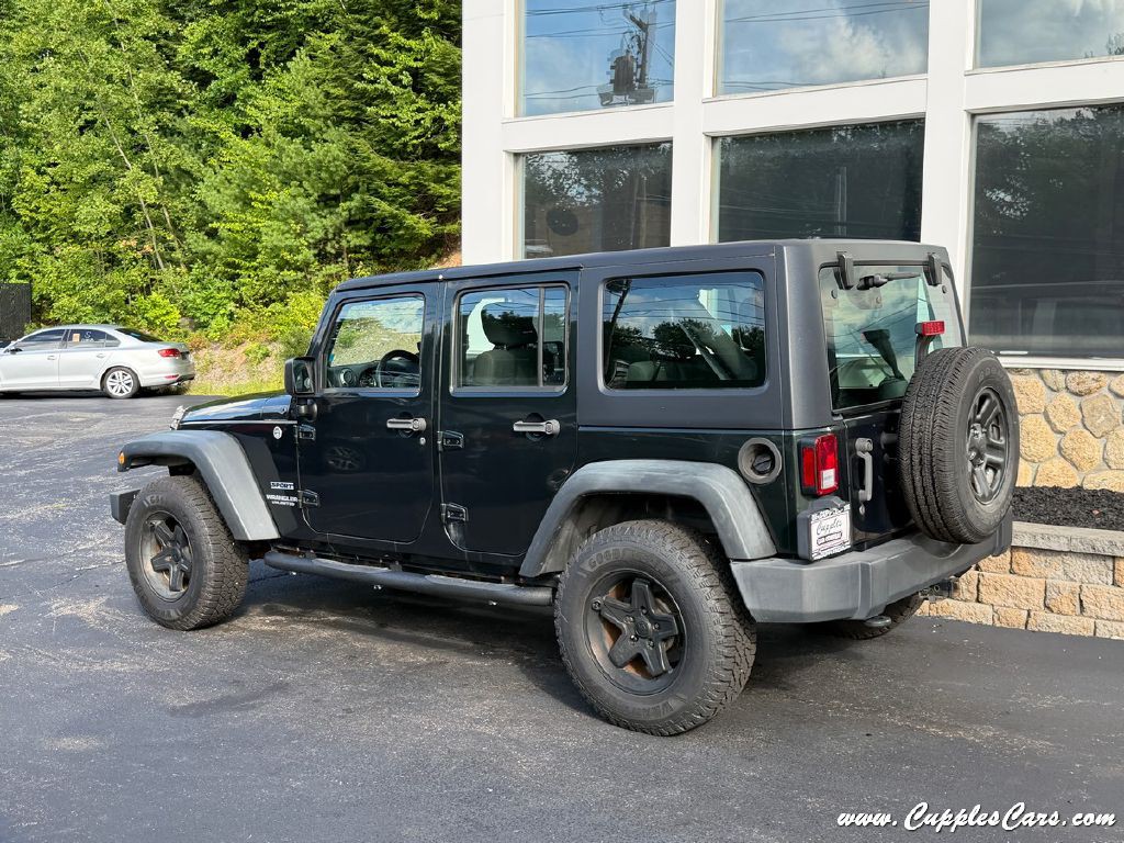 2011 Jeep Wrangler Unlimited Image 2