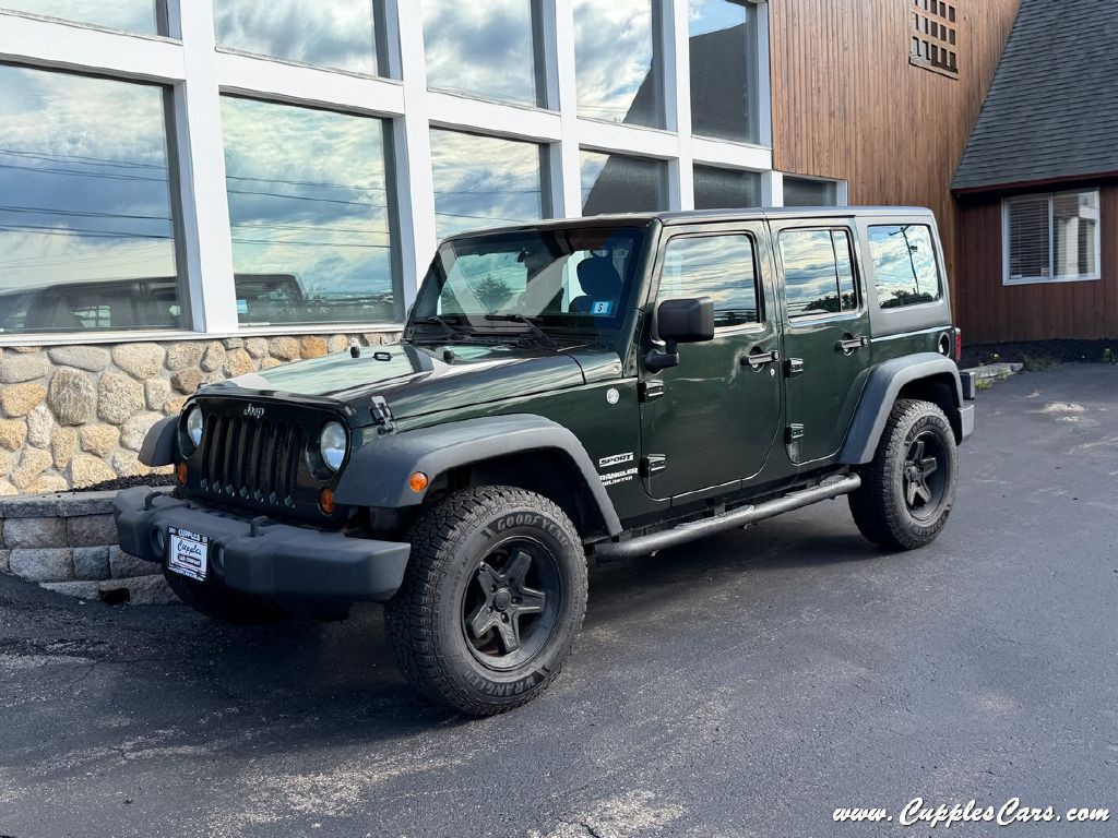 2011 Jeep Wrangler Unlimited Image 3
