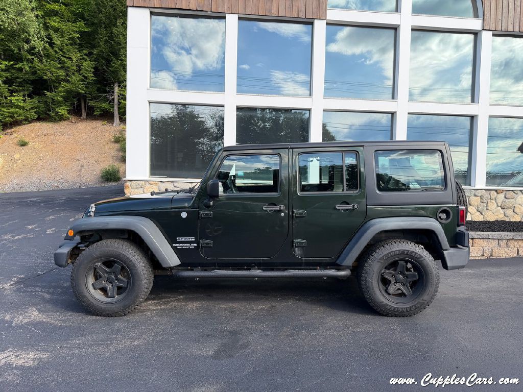2011 Jeep Wrangler Unlimited Image 12
