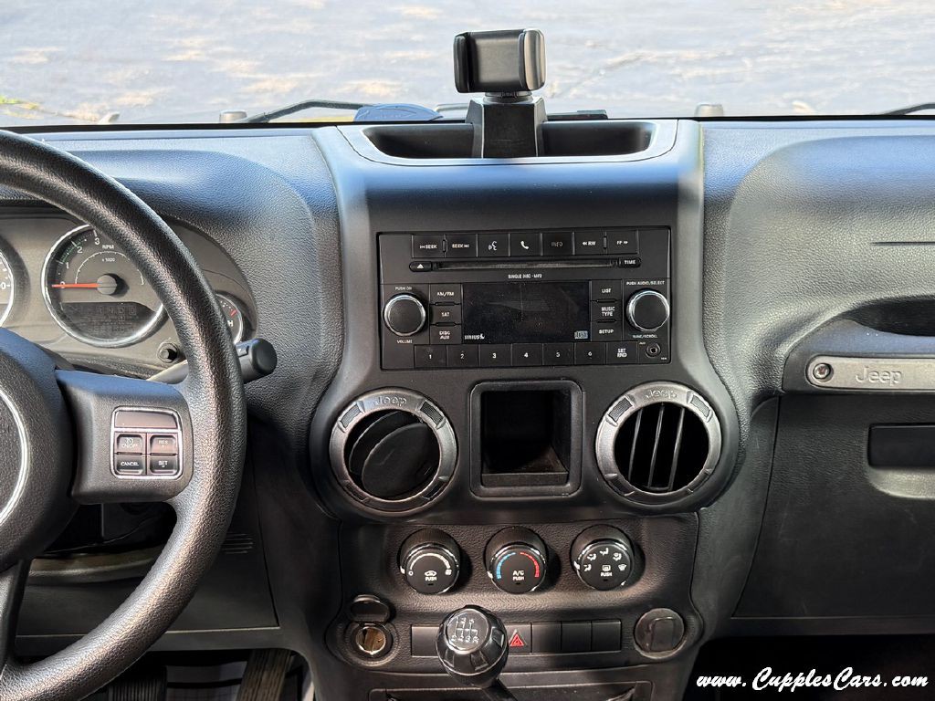 2011 Jeep Wrangler Unlimited Image 18