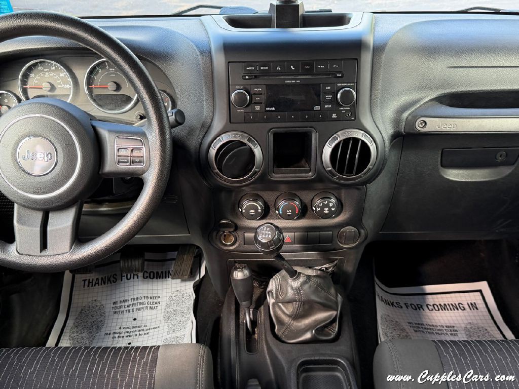 2011 Jeep Wrangler Unlimited Image 19