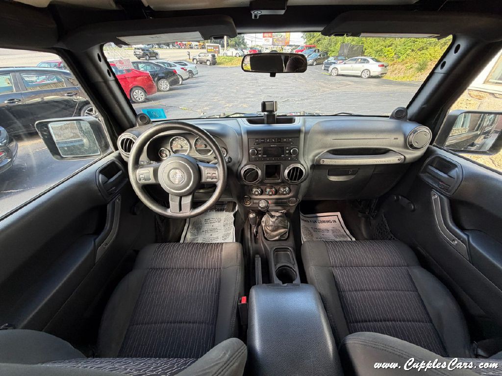 2011 Jeep Wrangler Unlimited Image 21
