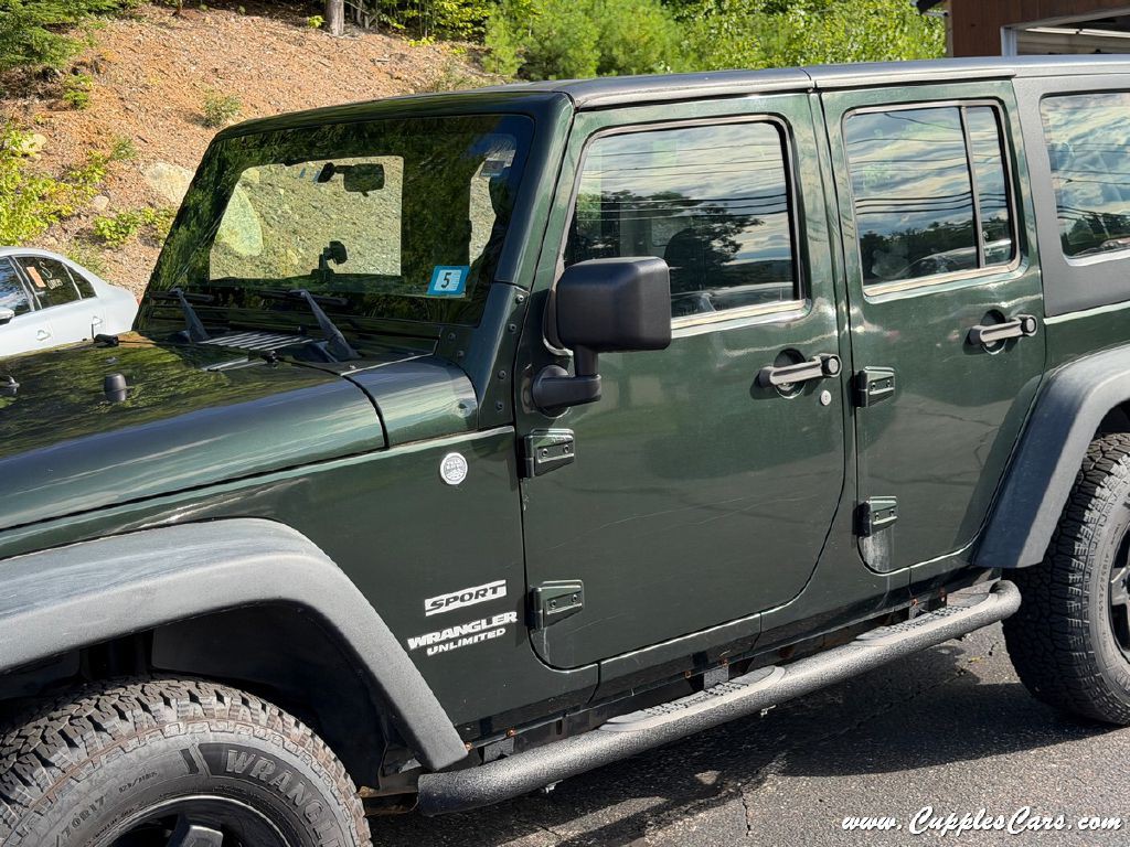 2011 Jeep Wrangler Unlimited Image 27