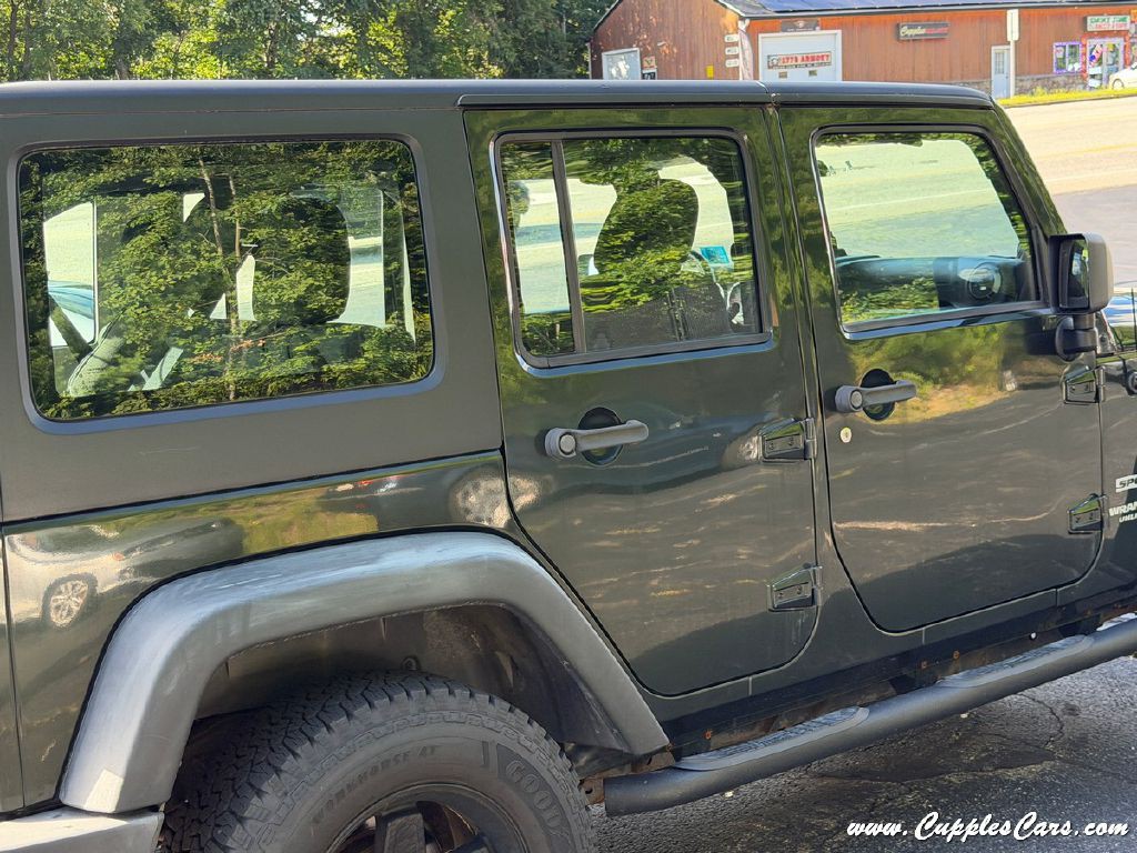 2011 Jeep Wrangler Unlimited Image 32