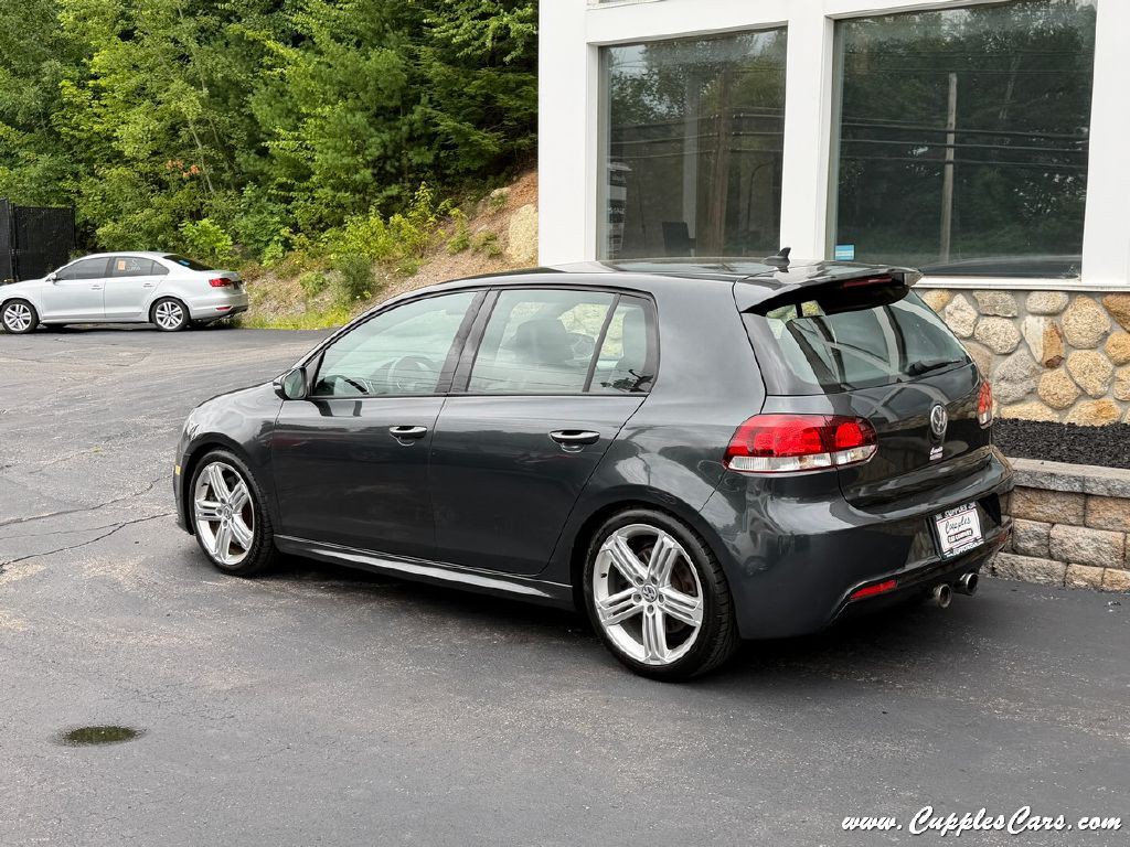 2013 Volkswagen Golf Image 2