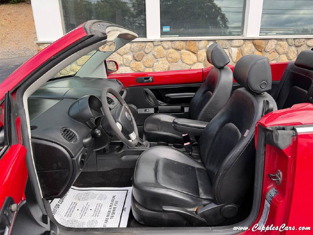 2006 Volkswagen Beetle Image 3
