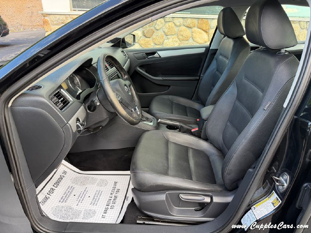 2012 Volkswagen Jetta Image 3