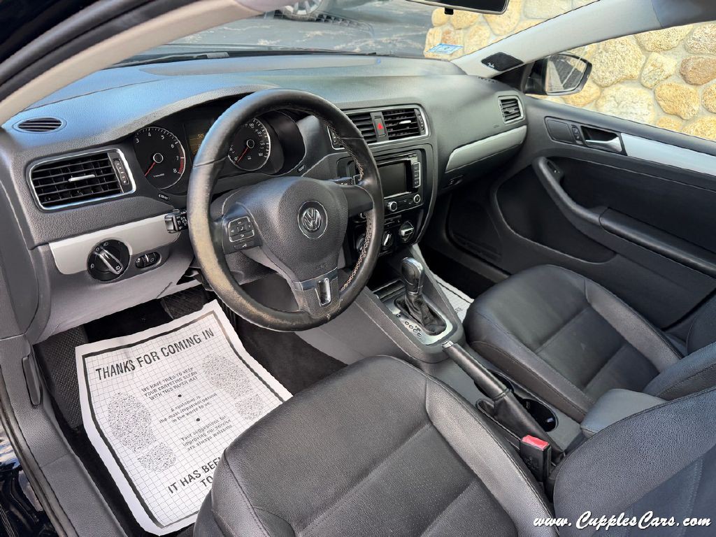 2012 Volkswagen Jetta Image 4