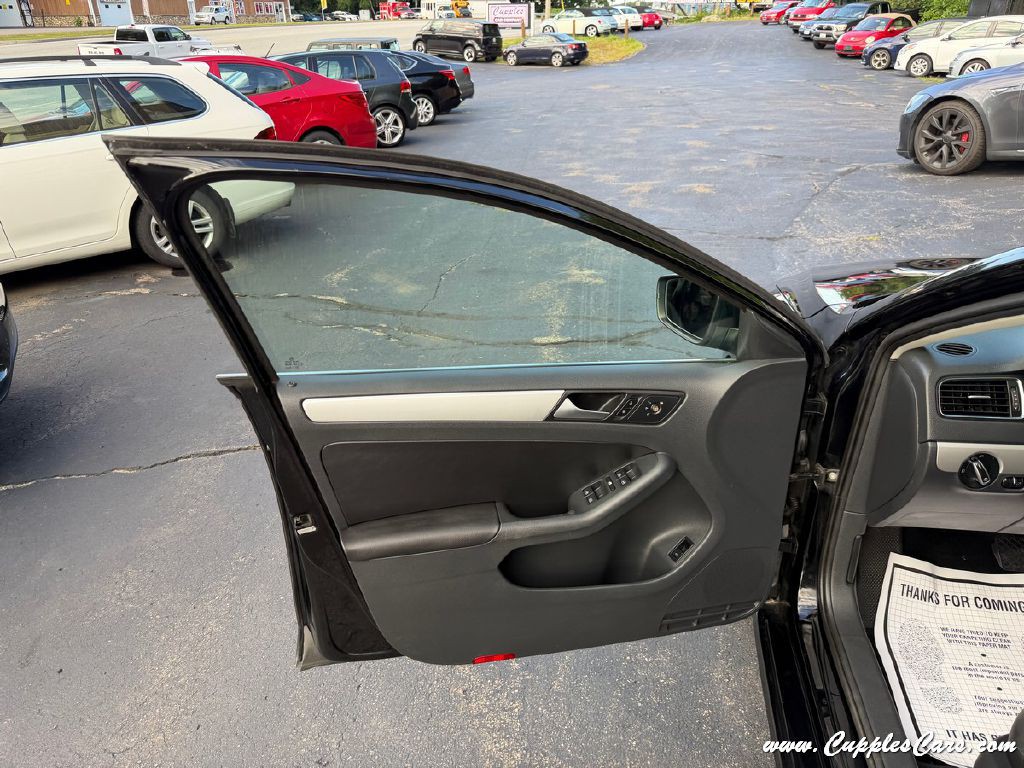 2012 Volkswagen Jetta Image 5